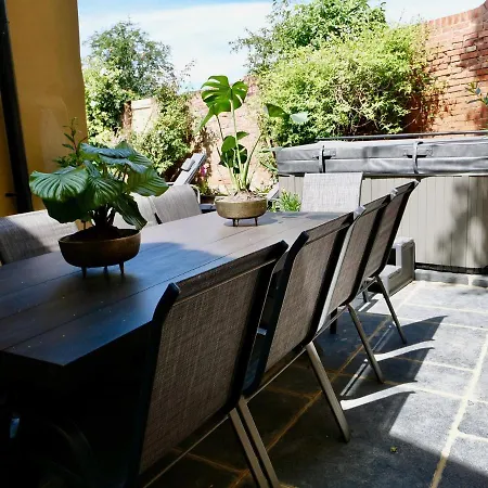 Huge Deluxe 600 Year Old Essex Manor, Hot Tub, Cinema Room, Sky Tv Saffron Walden Exterior photo