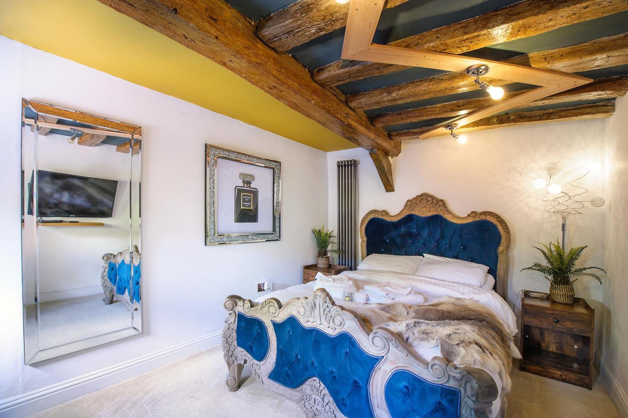 Villa Huge Deluxe 600 Year Old Essex Manor, Hot Tub, Cinema Room, Sky Tv Saffron Walden