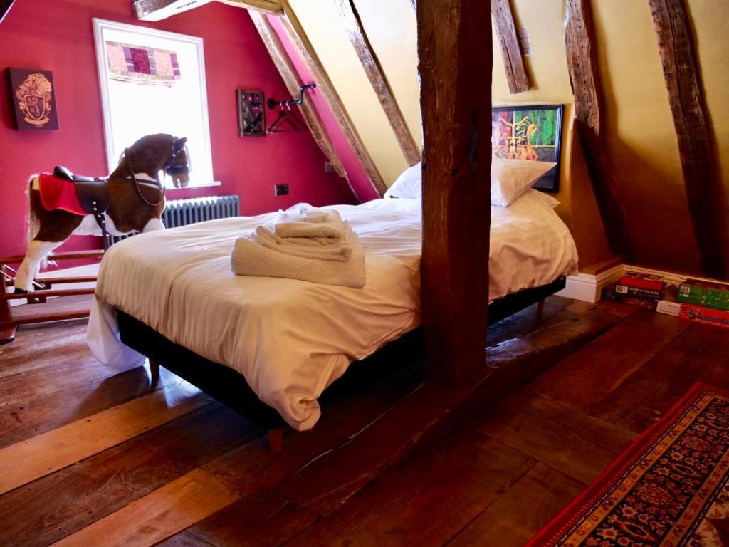Villa Huge Deluxe 600 Year Old Essex Manor, Hot Tub, Cinema Room, Sky Tv *