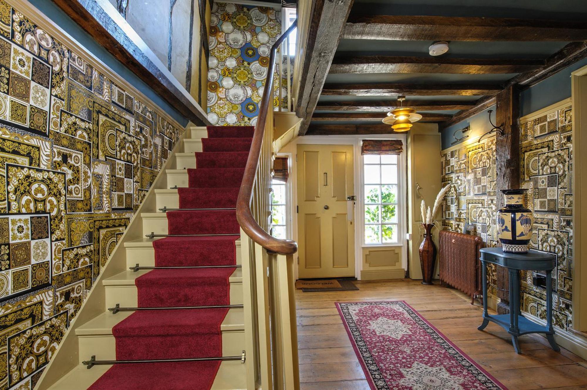 Huge Deluxe 600 Year Old Essex Manor, Hot Tub, Cinema Room, Sky Tv *