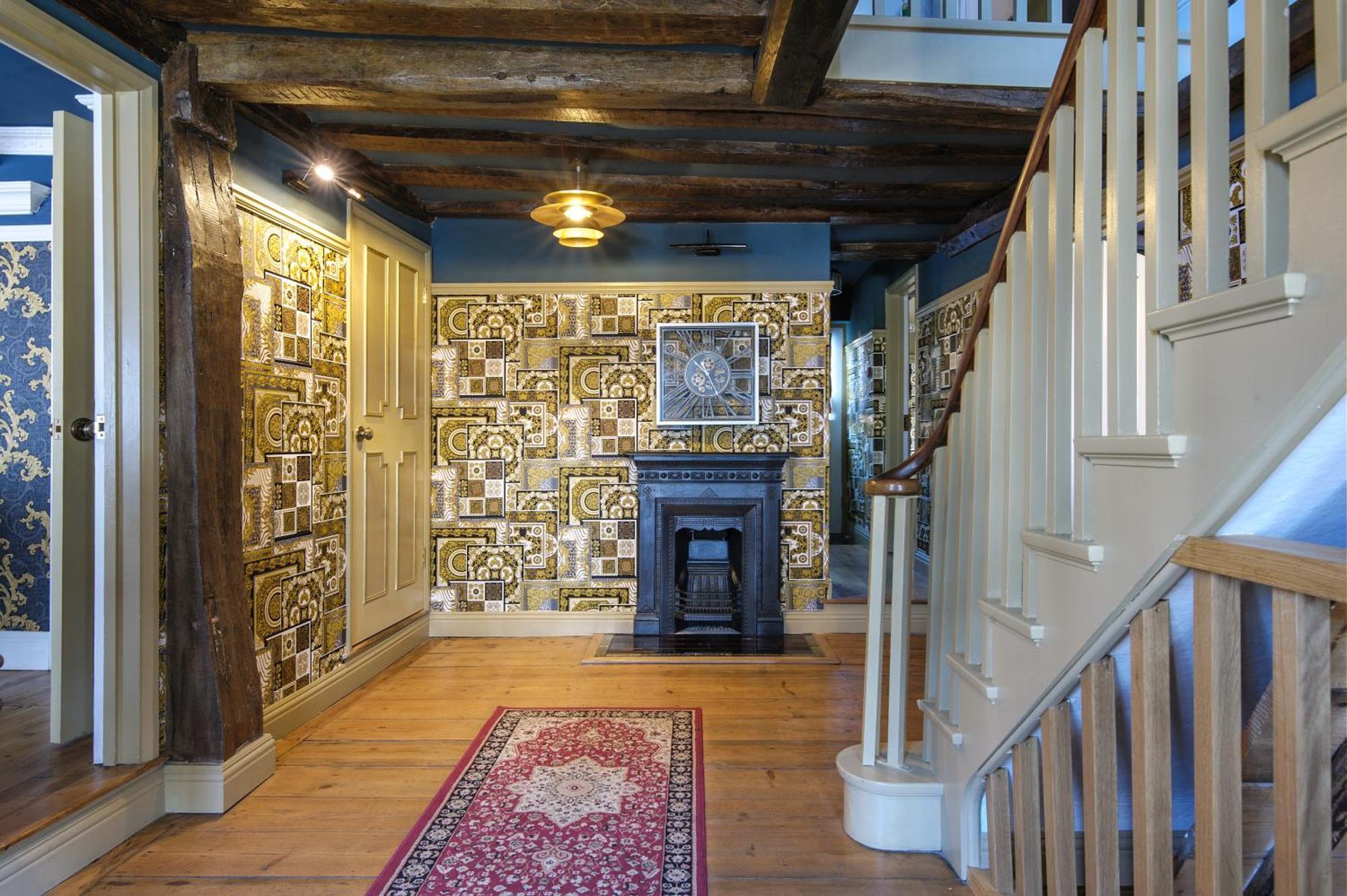 Huge Deluxe 600 Year Old Essex Manor, Hot Tub, Cinema Room, Sky Tv *