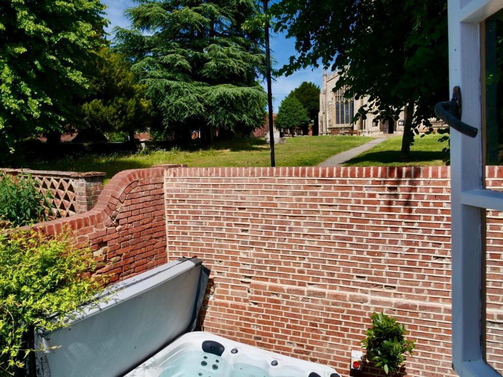 Huge Deluxe 600 Year Old Essex Manor, Hot Tub, Cinema Room, Sky Tv Villa *