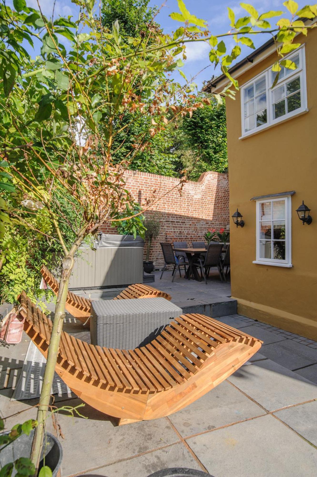 Huge Deluxe 600 Year Old Essex Manor, Hot Tub, Cinema Room, Sky Tv Villa Saffron Walden