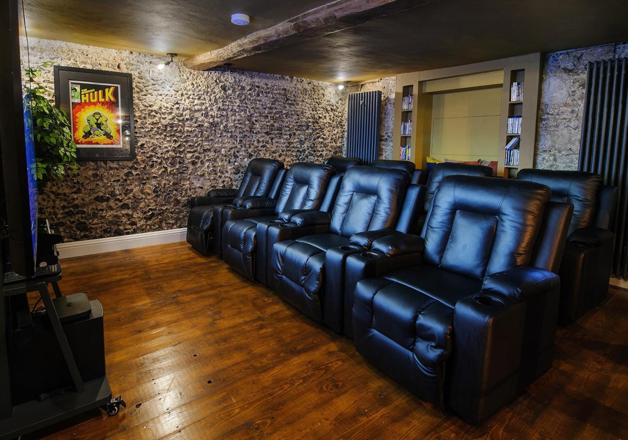Villa Huge Deluxe 600 Year Old Essex Manor, Hot Tub, Cinema Room, Sky Tv Saffron Walden