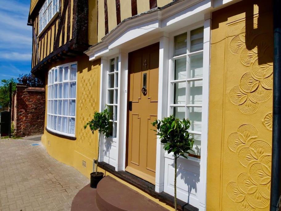 Huge Deluxe 600 Year Old Essex Manor, Hot Tub, Cinema Room, Sky Tv Saffron Walden
