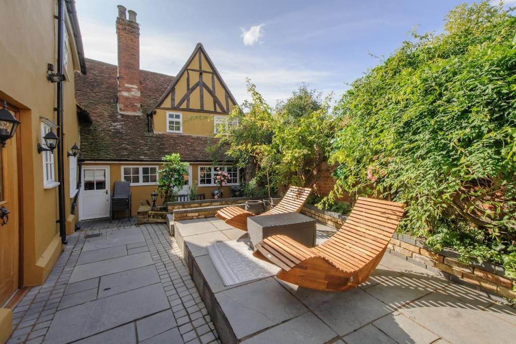 Huge Deluxe 600 Year Old Essex Manor, Hot Tub, Cinema Room, Sky Tv * Saffron Walden