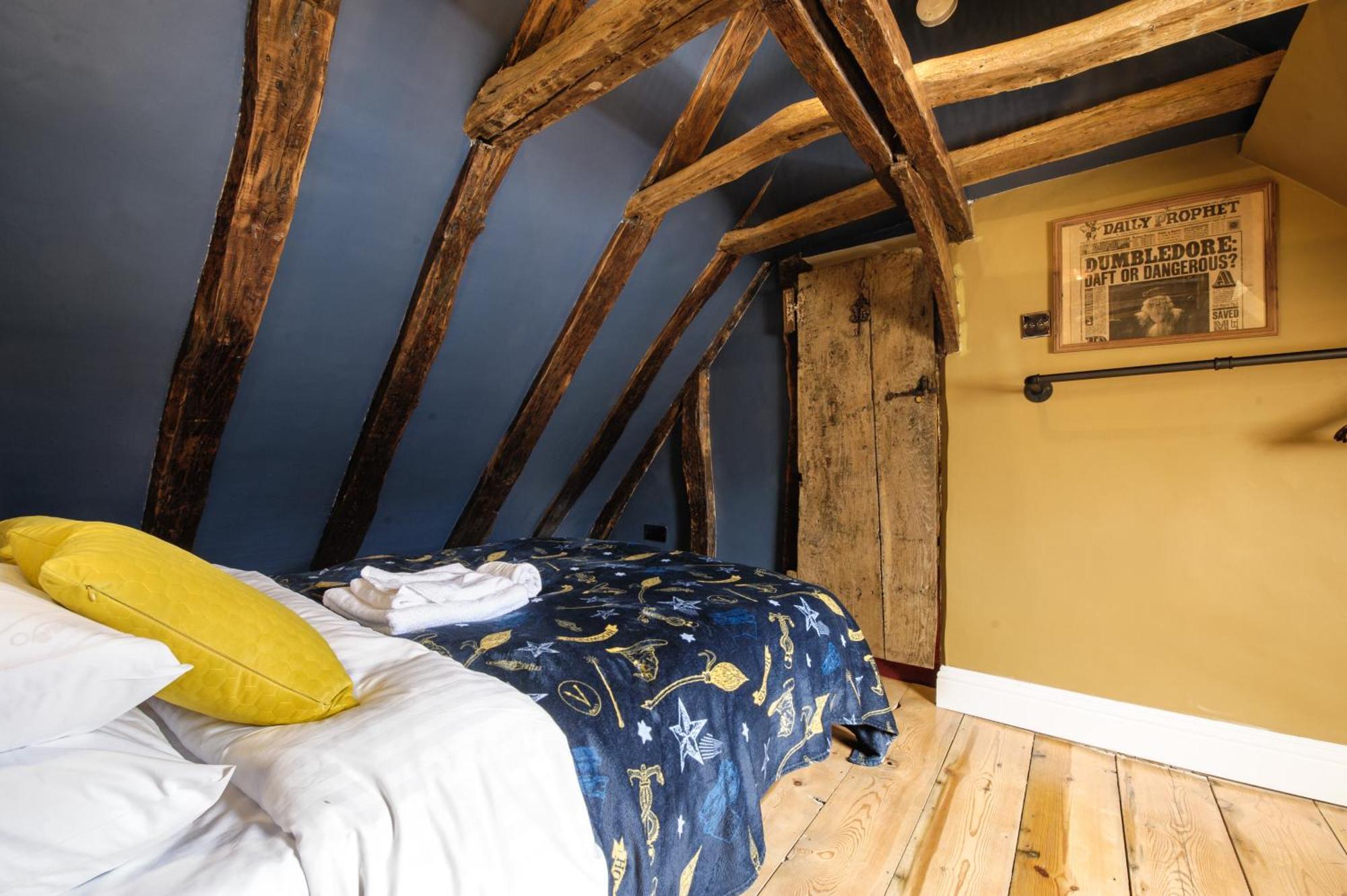Huge Deluxe 600 Year Old Essex Manor, Hot Tub, Cinema Room, Sky Tv Saffron Walden